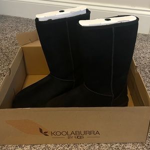 NWT K Koola Tall Koolaburra by UGG boots in black size 2